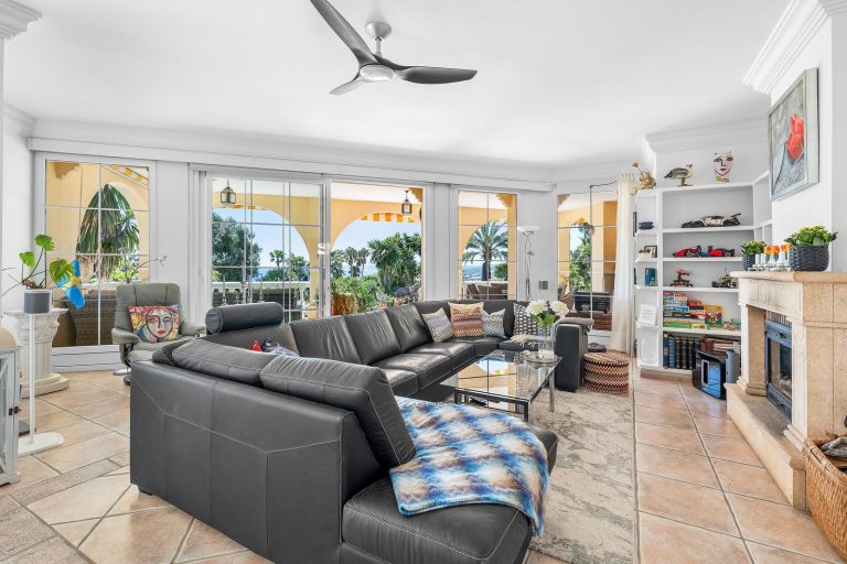 855b3b76dce96f4fee06bef977072f24 - 16