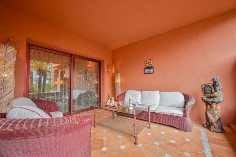 87b138c2fe18b96df7c4ff7597e0dba8 - 1