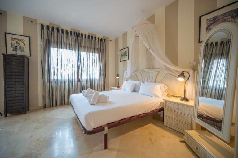 87b138c2fe18b96df7c4ff7597e0dba8 - 16