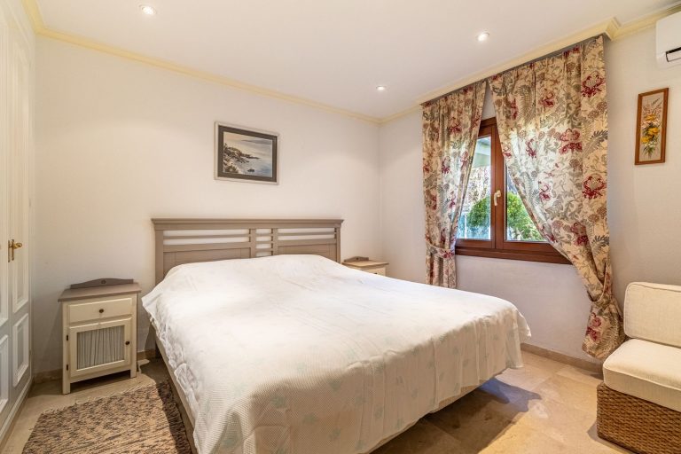 899ccc8c35cbdfec2ec93696677ab503 - 13