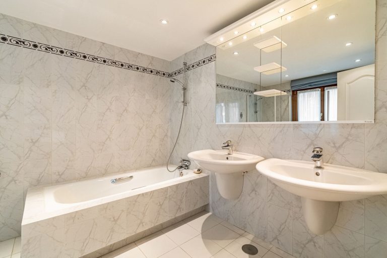 899ccc8c35cbdfec2ec93696677ab503 - 16