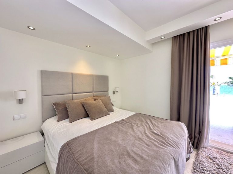 8a5719d86645ba5b61a6ec4535e1cf2c - 14