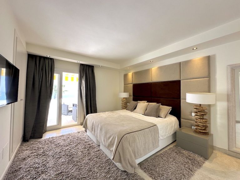 8a5719d86645ba5b61a6ec4535e1cf2c - 9