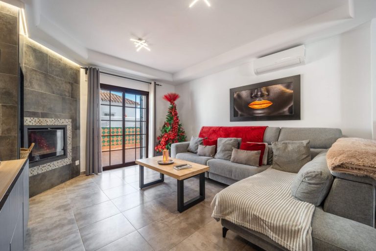 8af2ab75ec7daa173fdc68369b333a5b - 1