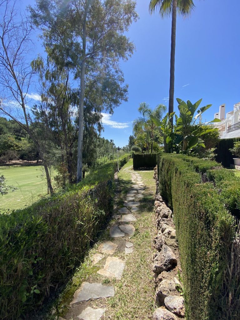 8bd6a0968396b6bbc37b56aa08de3e9a - 13