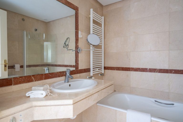 8c9be40a4f1baafd4a9cc007b547bd72 - 13