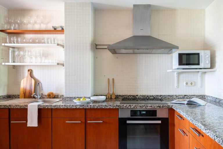 8c9be40a4f1baafd4a9cc007b547bd72 - 8