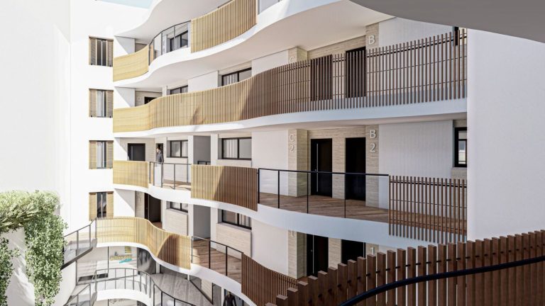 8f102475944051cbac203ed84b179177 - 4