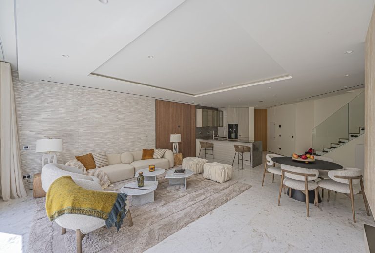 8f417df944436330116e8493ac6d7cdf - 1