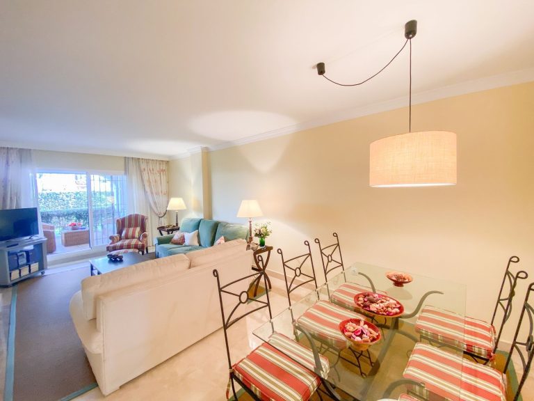 8f6940c32b207984792df33cbc5c7100 - 12