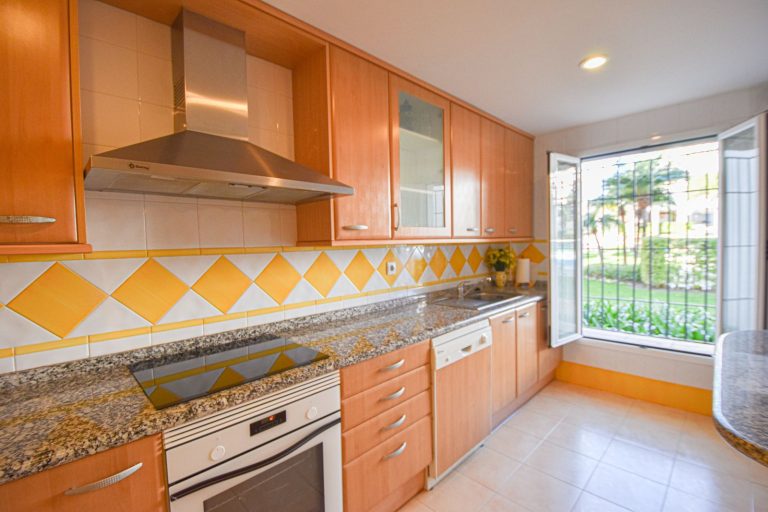 8f6940c32b207984792df33cbc5c7100 - 13