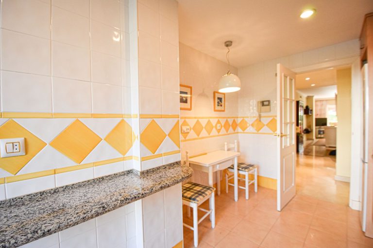 8f6940c32b207984792df33cbc5c7100 - 15