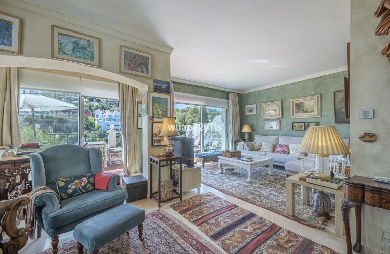 91d0d4e95fe5aae8cf34e0ad4cf54bd5 - 4