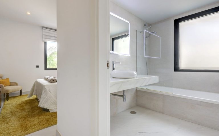 91e4de1bc36a052b1219ef41fb6955f4 - 13