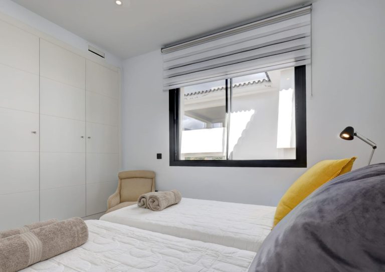 91e4de1bc36a052b1219ef41fb6955f4 - 14