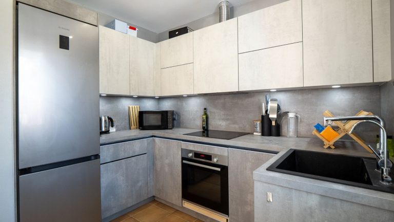 9251b0752676ffb359516c84d88fcfc3 - 12