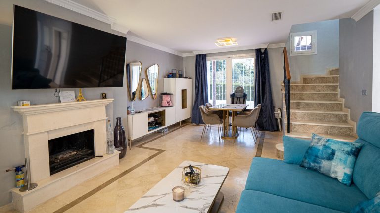 9251b0752676ffb359516c84d88fcfc3 - 7