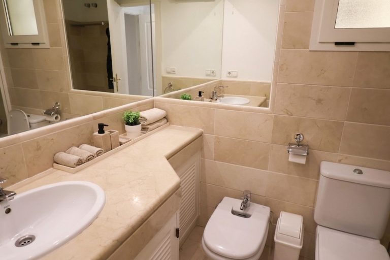 93e2d850a73b858e0ff518abed01063f - 11