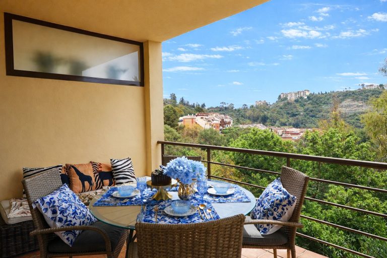 93e2d850a73b858e0ff518abed01063f - 14