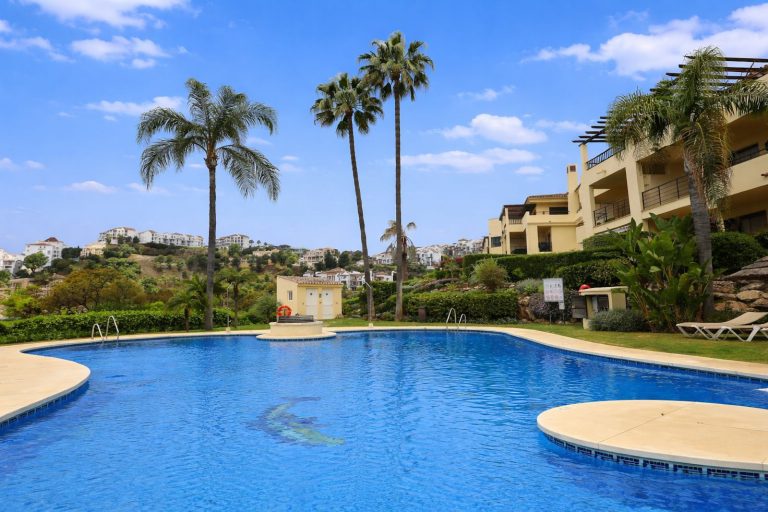 93e2d850a73b858e0ff518abed01063f - 15