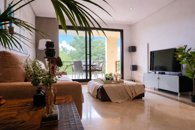 93e2d850a73b858e0ff518abed01063f - 2