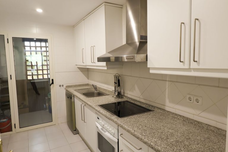 93e2d850a73b858e0ff518abed01063f - 7