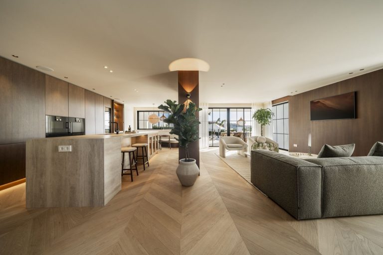 949985b2595e14cae5431ef27d8c9c19 - 10