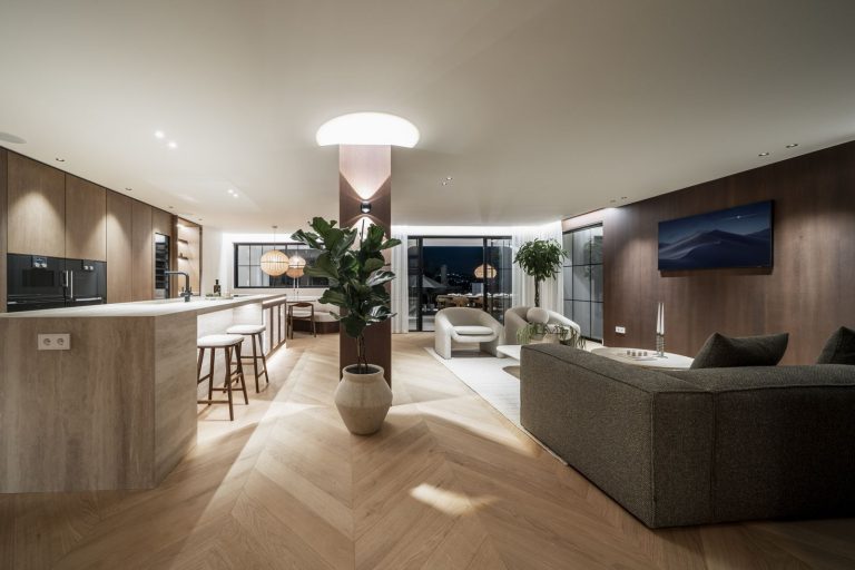 949985b2595e14cae5431ef27d8c9c19 - 11