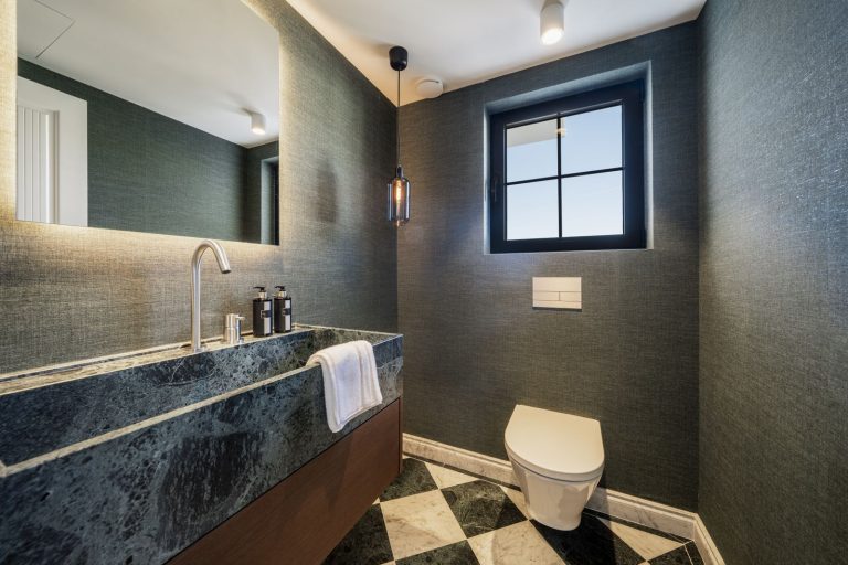 949985b2595e14cae5431ef27d8c9c19 - 16