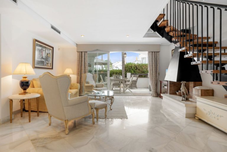 94a71f255ffc79d651cffb2fcb799926 - 4