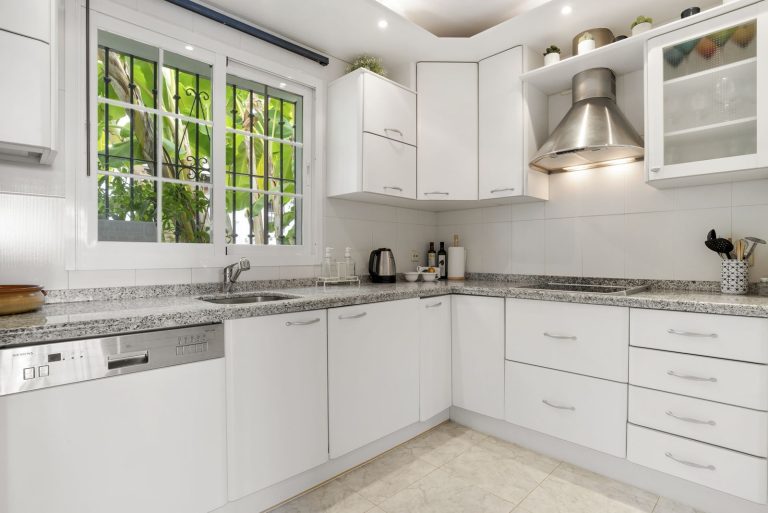 94a71f255ffc79d651cffb2fcb799926 - 5