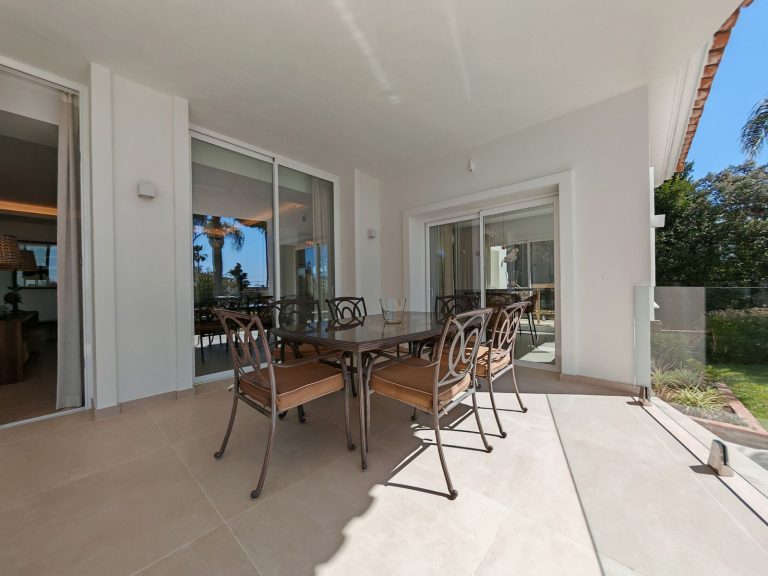 950c8d8241eee8e4027df356600a0c01 - 12