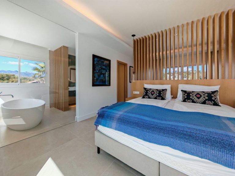 950c8d8241eee8e4027df356600a0c01 - 15