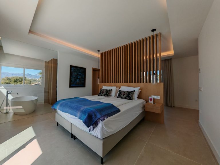 950c8d8241eee8e4027df356600a0c01 - 16