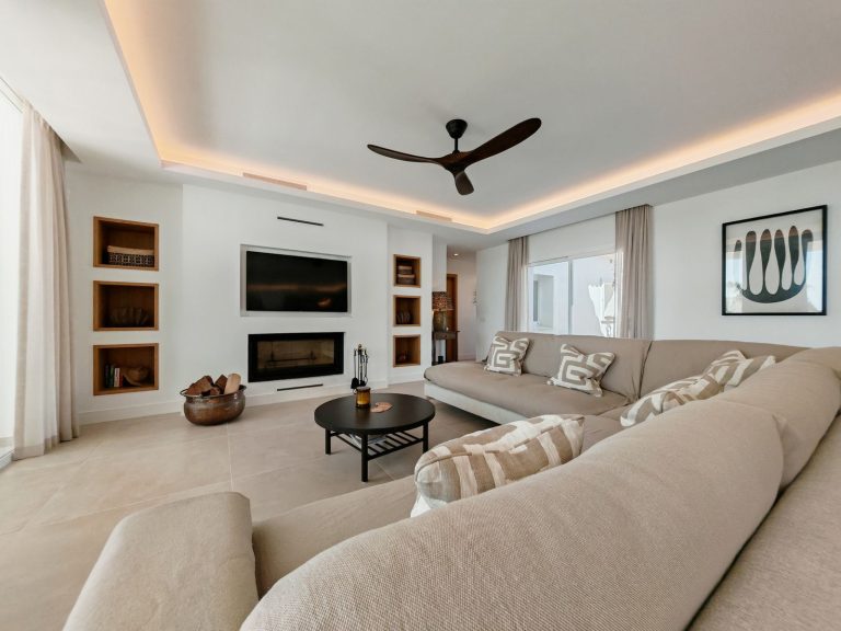 950c8d8241eee8e4027df356600a0c01 - 3