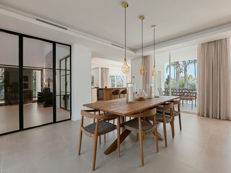 950c8d8241eee8e4027df356600a0c01 - 4