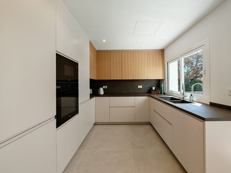 950c8d8241eee8e4027df356600a0c01 - 9