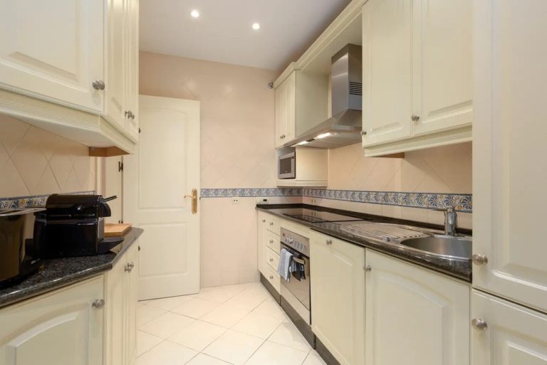 974b4209f22ac00a1445f9128d19fc17 - 13