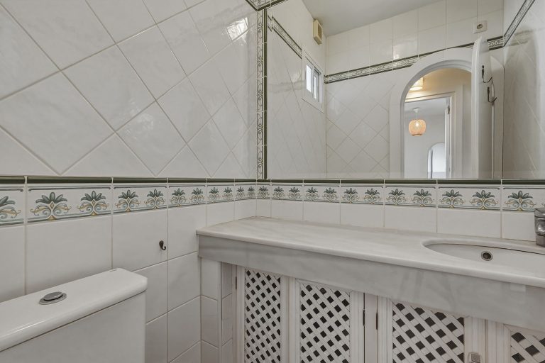 97aa0227bbc9c21bc930dbc221bda942 - 12