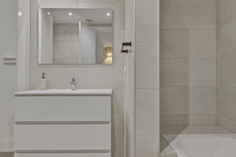 97aa0227bbc9c21bc930dbc221bda942 - 16