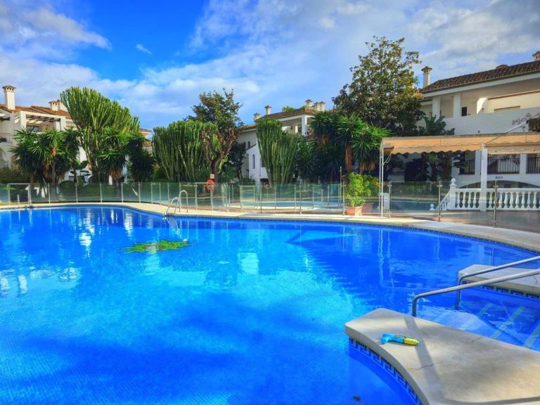 986445a27e60c1f8124ee91234ae4fc9 - 1