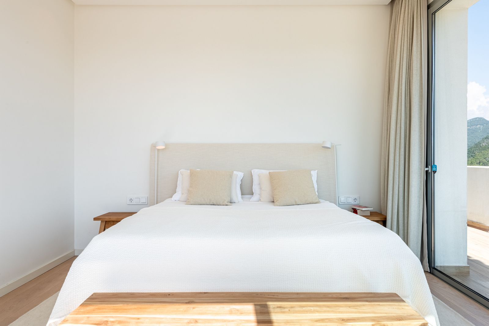 9907873f49f129e1544b6f7cd231e93a - 12