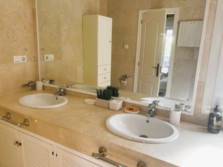 9b61f4d22c570f611ff3ebc00728dce9 - 8