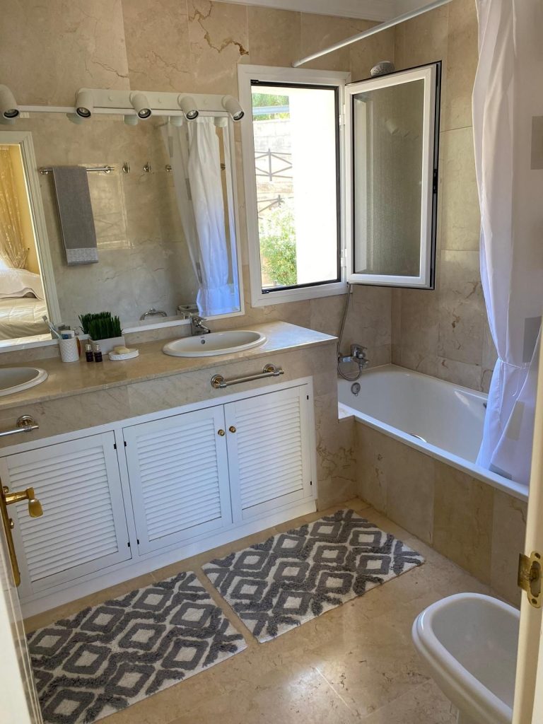 9b61f4d22c570f611ff3ebc00728dce9 - 9