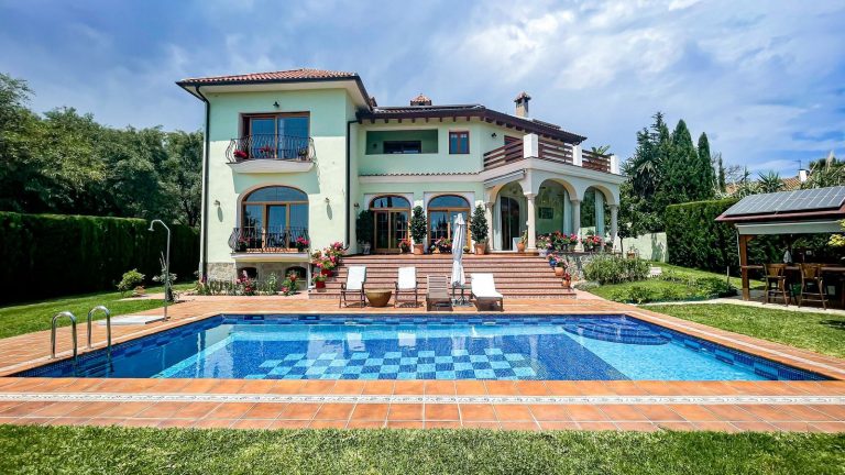 9bb6a266d10ec6c046f2d932a7438ba3 - 1