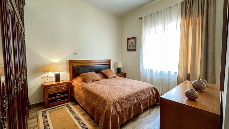 9bb6a266d10ec6c046f2d932a7438ba3 - 15