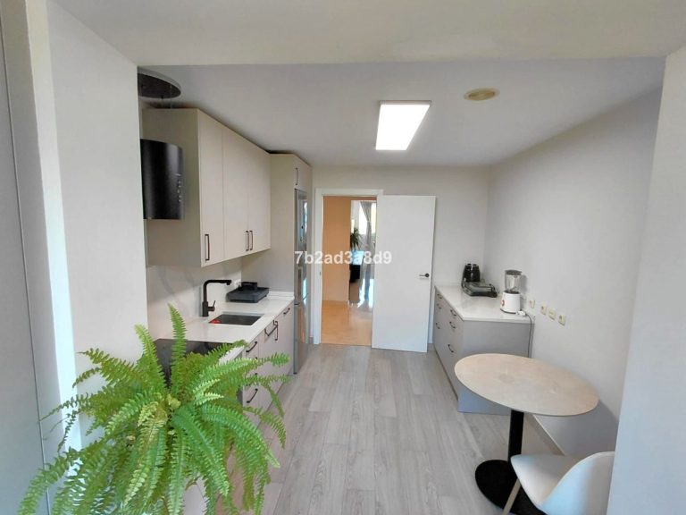 9c4f0770bc1e47b66cae8eeff399e6c9 - 11