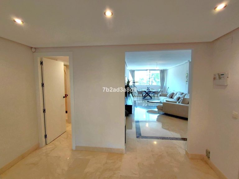 9c4f0770bc1e47b66cae8eeff399e6c9 - 12