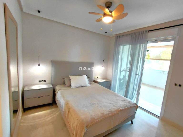 9c4f0770bc1e47b66cae8eeff399e6c9 - 16