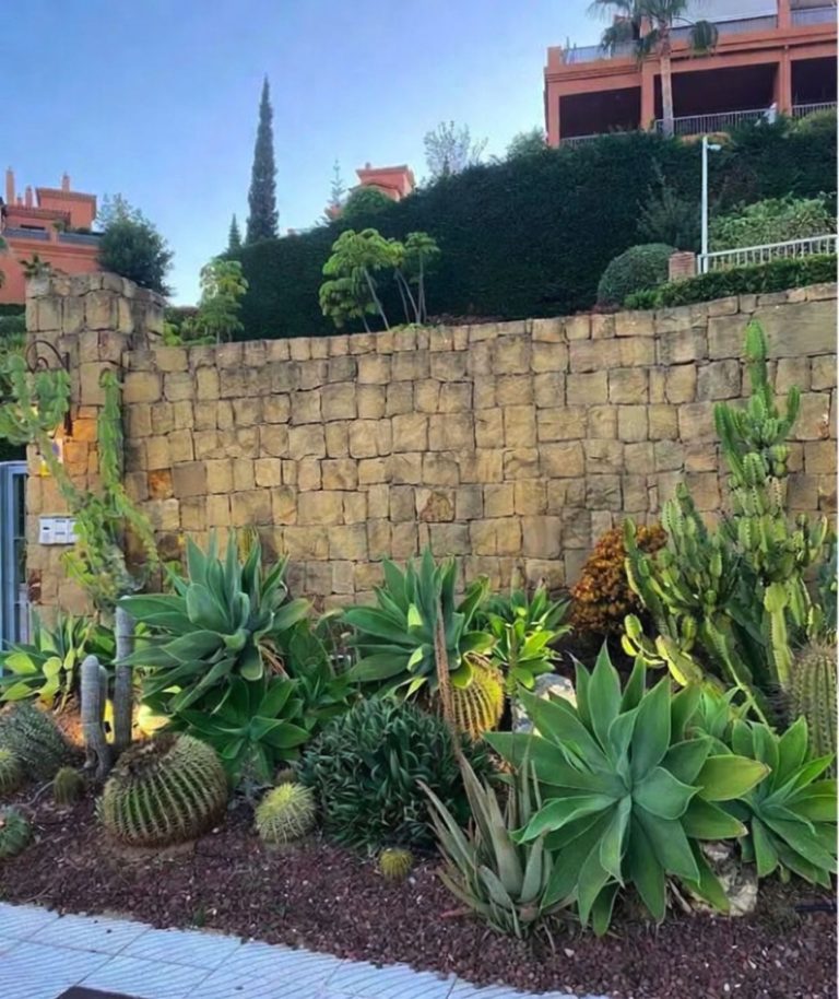 9da9f9a280aeddc68a631d7b8f8c056e - 15